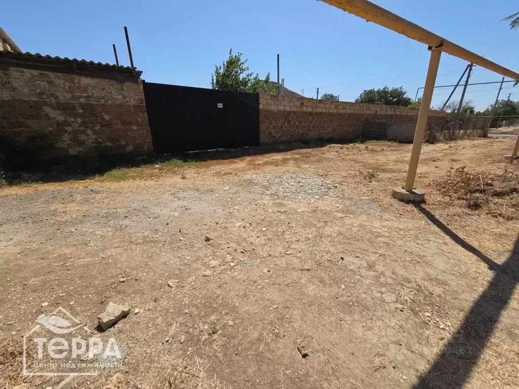 Участок в Крым, Сакский район, с. Суворовское ул. Суворовская, 48 ... - Фото 0
