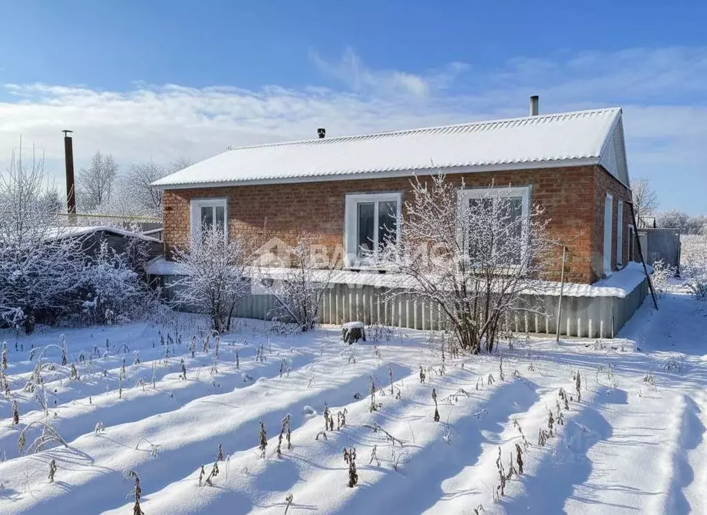 Дом в Саратовская область, Духовницкий район, Новозахаркинское ... - Фото 1