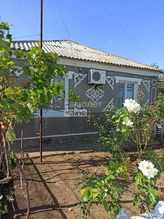 Дом в Крым, Ленинский район, Заветненское с/пос, с. Заветное ул. ... - Фото 2