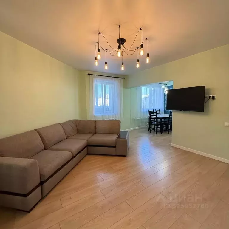 3-к кв. Бурятия, Улан-Удэ просп. 50-летия Октября, 1 (64.0 м) - Фото 1