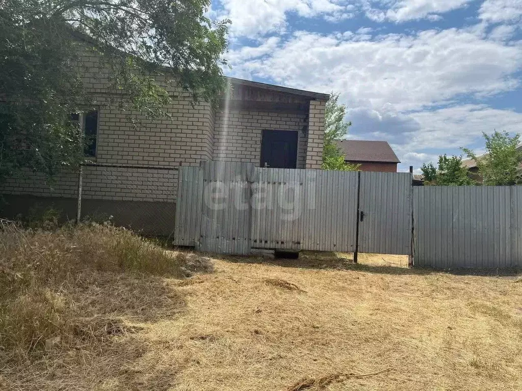 Дом в Калмыкия, Элиста ул. Скрипкина, 48 (148 м) - Фото 0