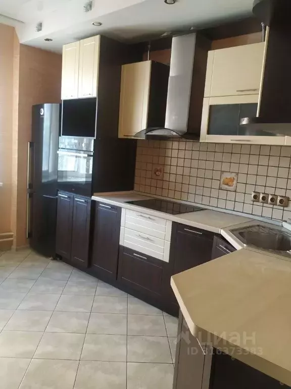 2-к кв. Татарстан, Казань ул. Адоратского, 4 (75.0 м) - Фото 0