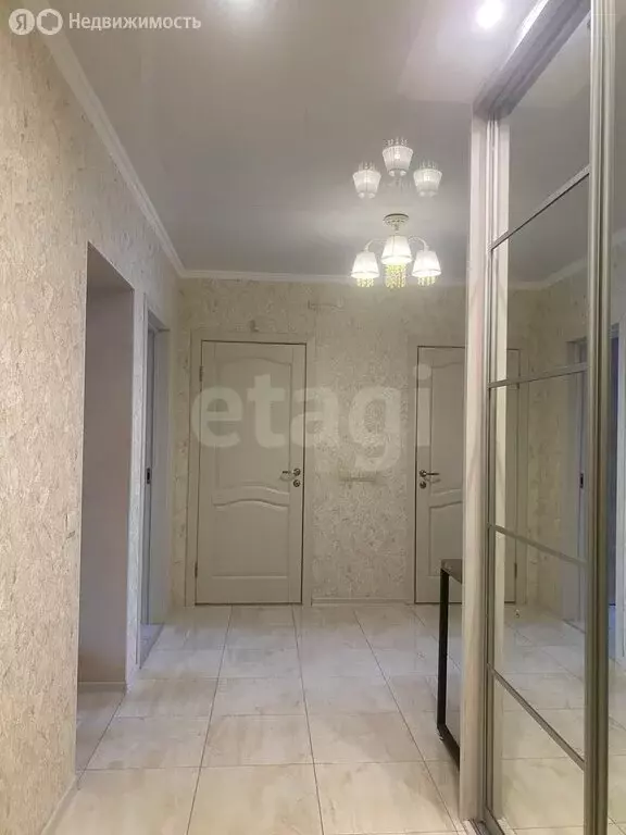 3-комнатная квартира: Калининград, улица Виктора Денисова, 12 (83.1 м) - Фото 1