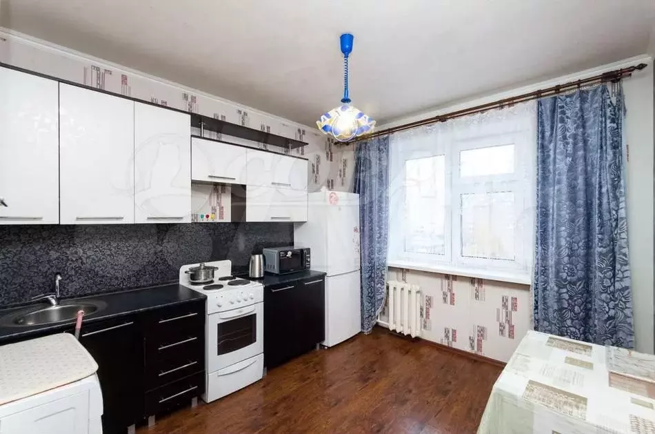 1-к. квартира, 37 м, 4/10 эт. - Фото 0