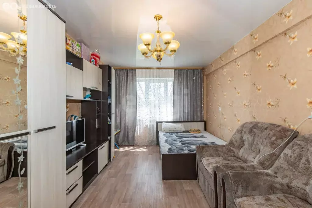 3-комнатная квартира: Омск, микрорайон Загородный, 7 (63.2 м) - Фото 1