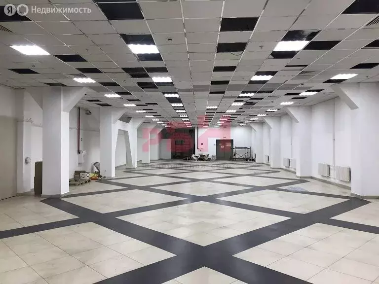 Торговая площадь (569 м) - Фото 1