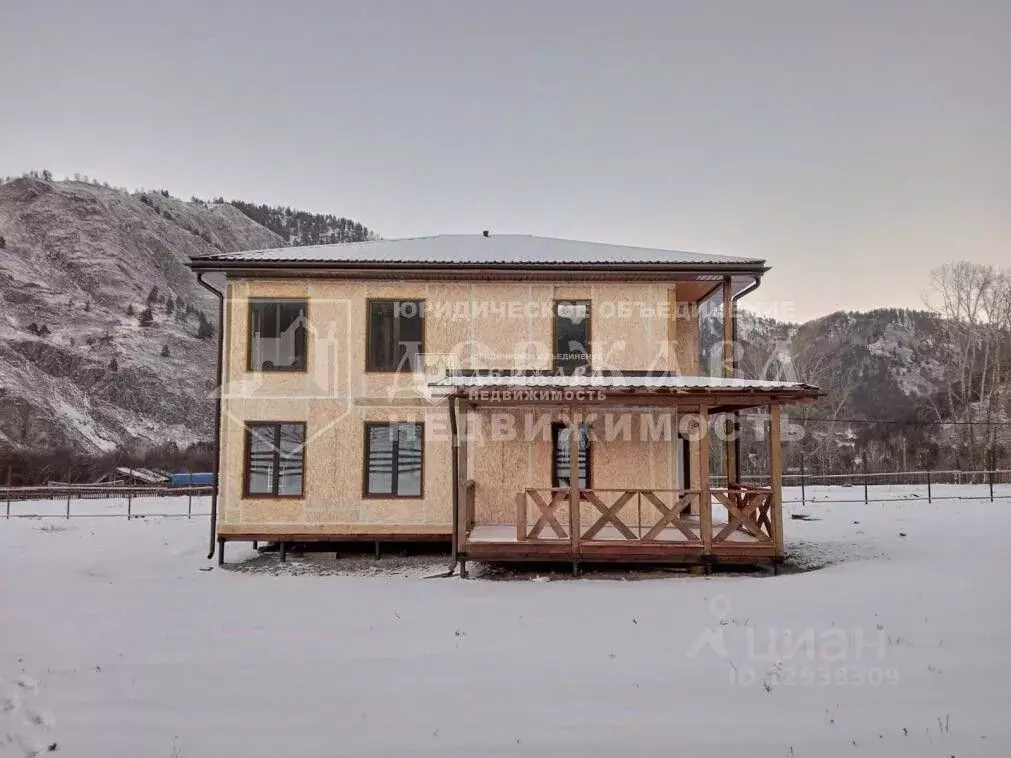 Дом в Алтай, Чемальский район, с. Анос ул. Тополиная, 8 (240 м) - Фото 0