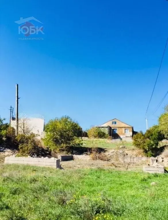 Участок в Крым, Черноморское пгт ул. Садовая, 24 (9.0 сот.) - Фото 0