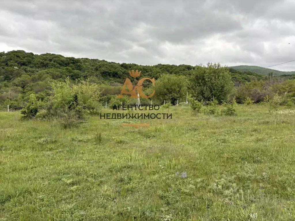 Участок в Крым, Кировский район, Первомайское с/пос, с. Первомайское  ... - Фото 2