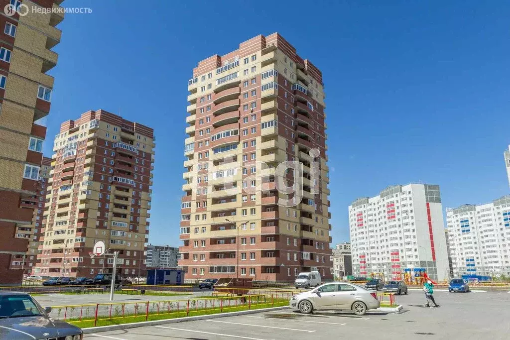 1-комнатная квартира: Тюмень, улица Монтажников, 45 (49.1 м) - Фото 0