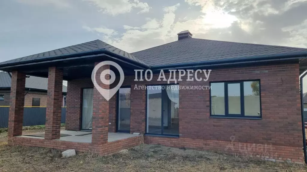 Дом в Саратовская область, Энгельсский район, Красноярское ... - Фото 1