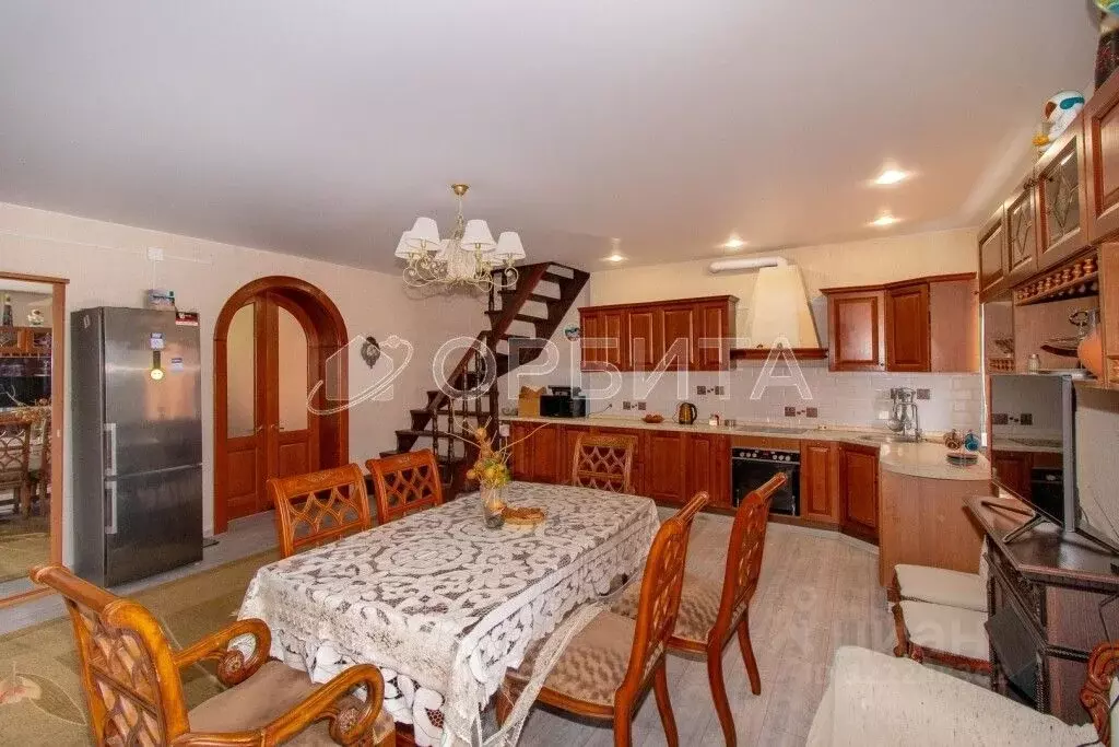 Дом в Тюменская область, Тюмень Зарека мкр, ул. Чкалова, 63 (174 м) - Фото 1