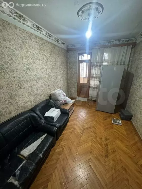 3-комнатная квартира: Махачкала, улица Магомеда Ярагского, 79 (100 м) - Фото 0