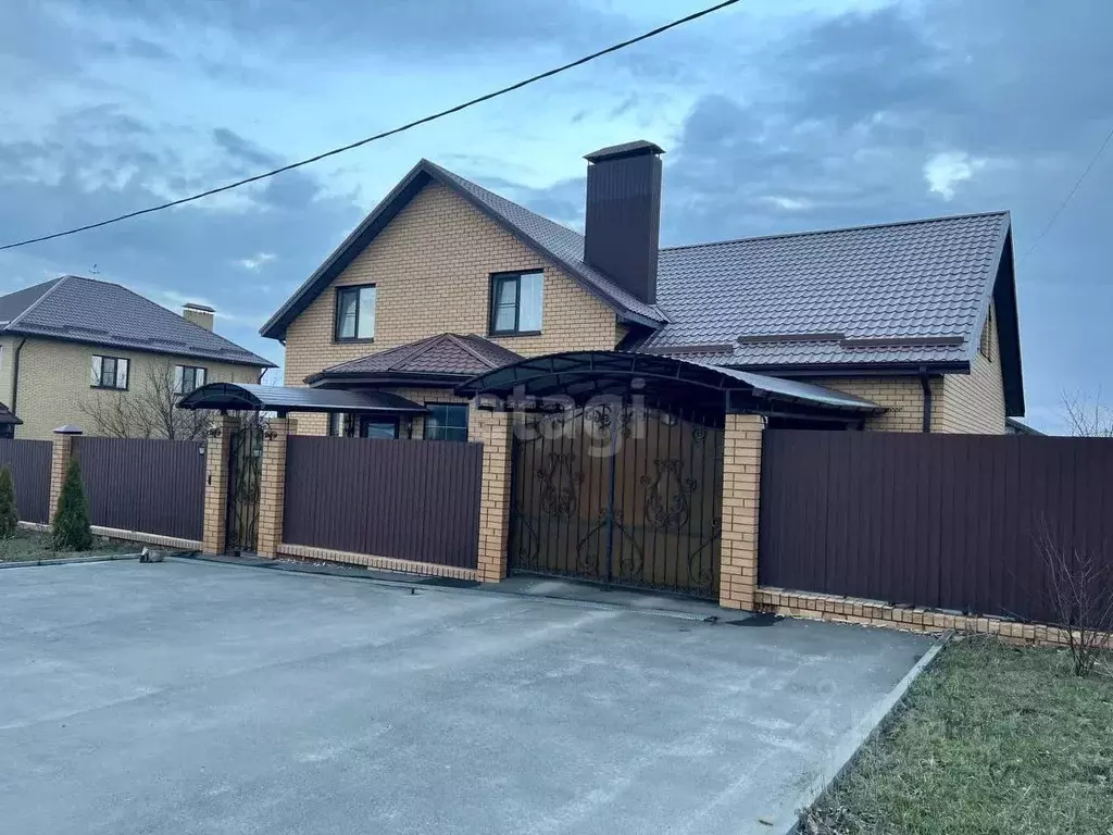 Дом в Белгородская область, Губкин ул. Свободная, 14 (170 м) - Фото 0