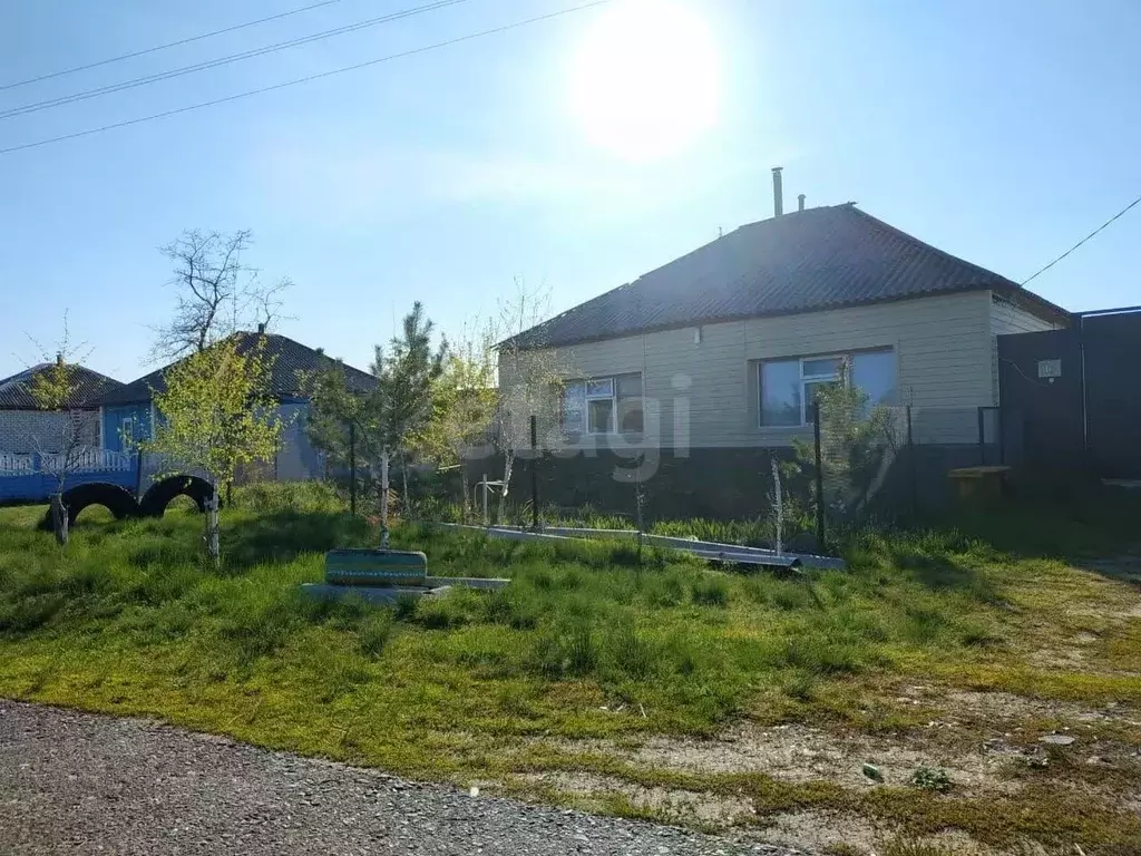 Дом в Белгородская область, Старооскольский городской округ, с. ... - Фото 1