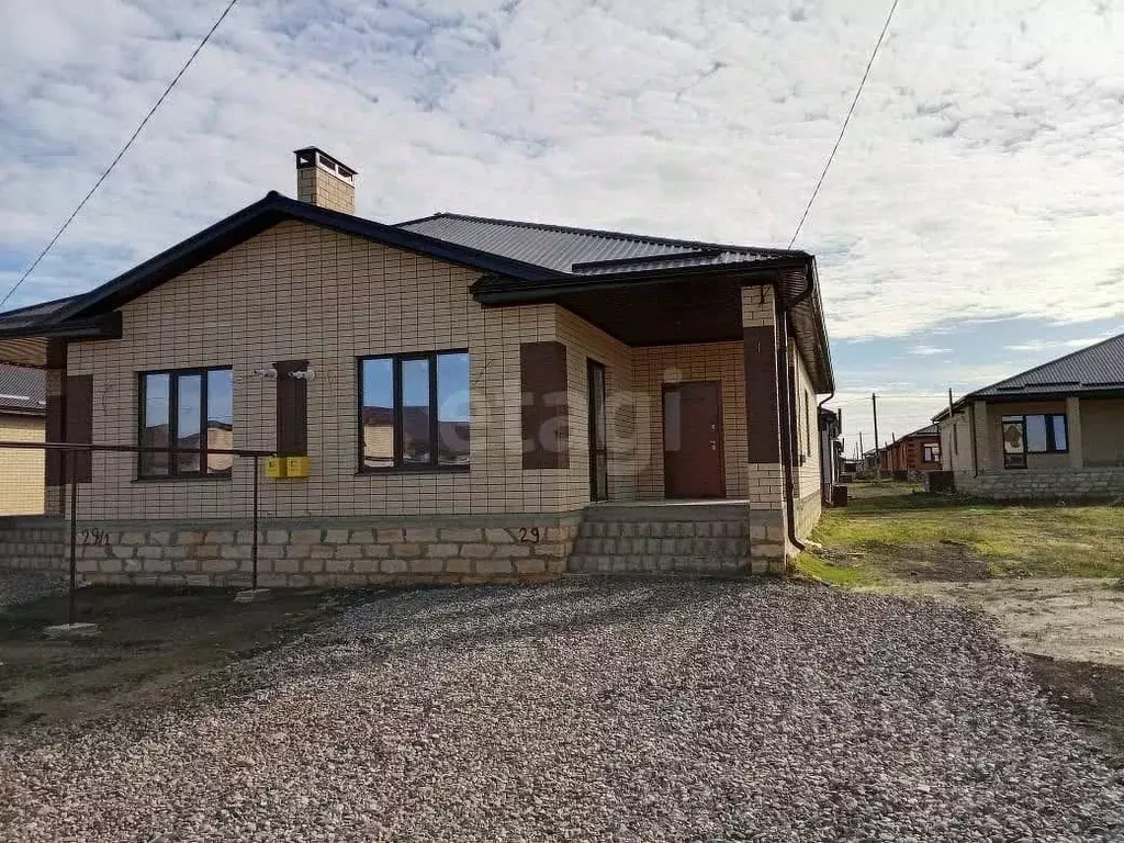 Дом в Ставропольский край, Михайловск Шпаковский район, ул. Михаила ... - Фото 1