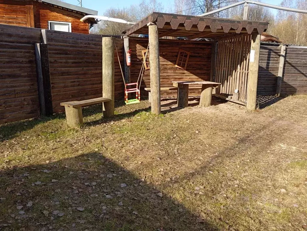 Дом в Ленинградская область, Лодейнопольский район, пос. Свирьстрой ... - Фото 1