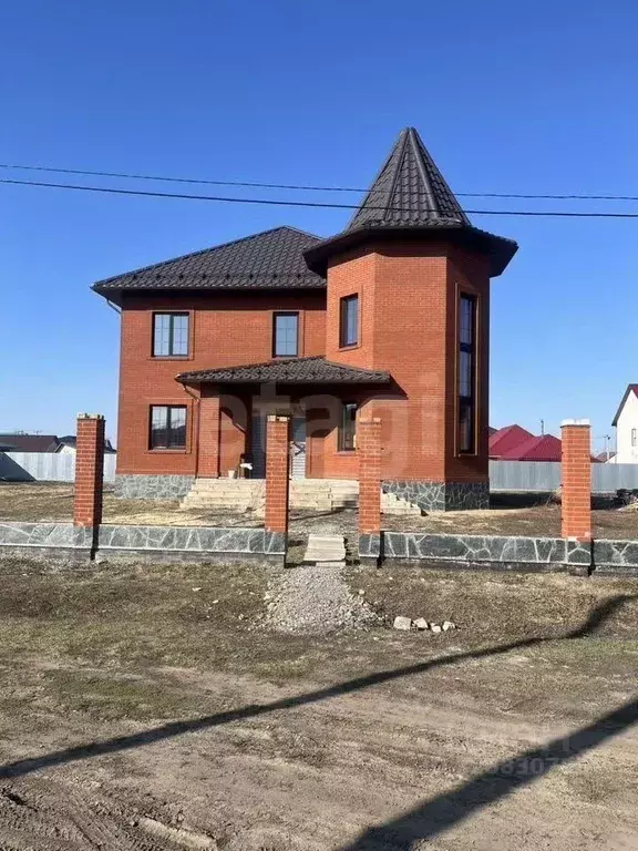 Дом в Курганская область, Курган Тополя мкр, ул. Стартовая (343 м) - Фото 1