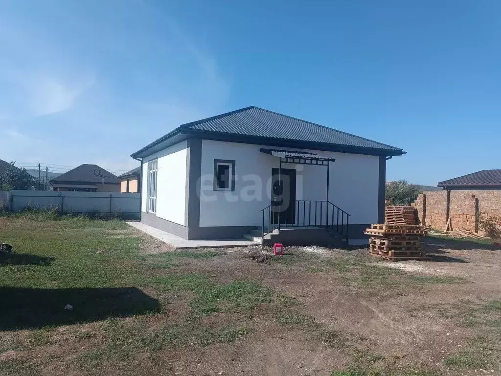 Дом в Крым, Симферопольский район, с. Доброе  (80 м) - Фото 0