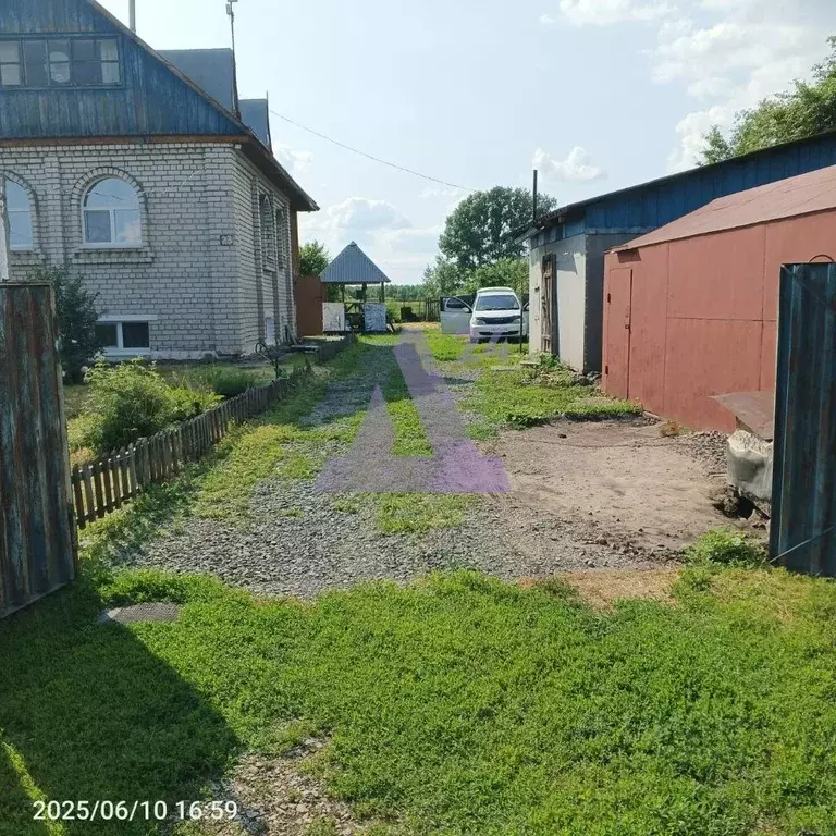 Дом в Алтайский край, Первомайский район, пос. Ильича ул. Горького, 23 ... - Фото 1