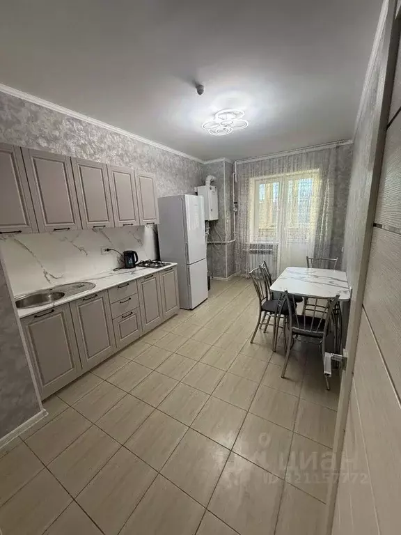 2-к кв. Астраханская область, Астрахань Бакинская ул., 92 (70.0 м) - Фото 0