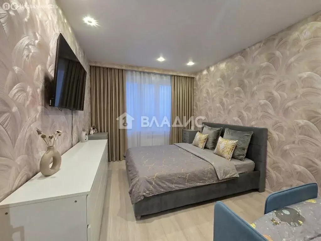 2-комнатная квартира: Смоленск, улица Генерала Трошева, 8 (64 м) - Фото 1