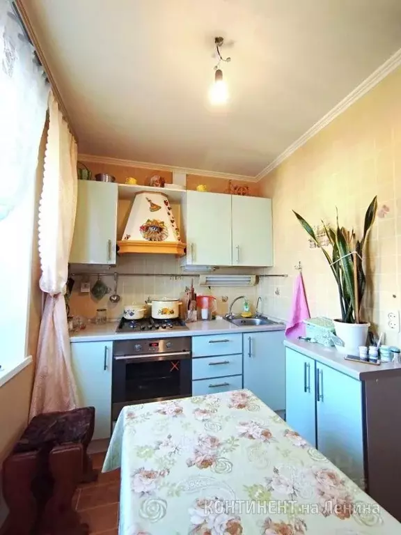 3-к кв. Ярославская область, Рыбинск ул. Радищева, 73 (57.8 м) - Фото 1