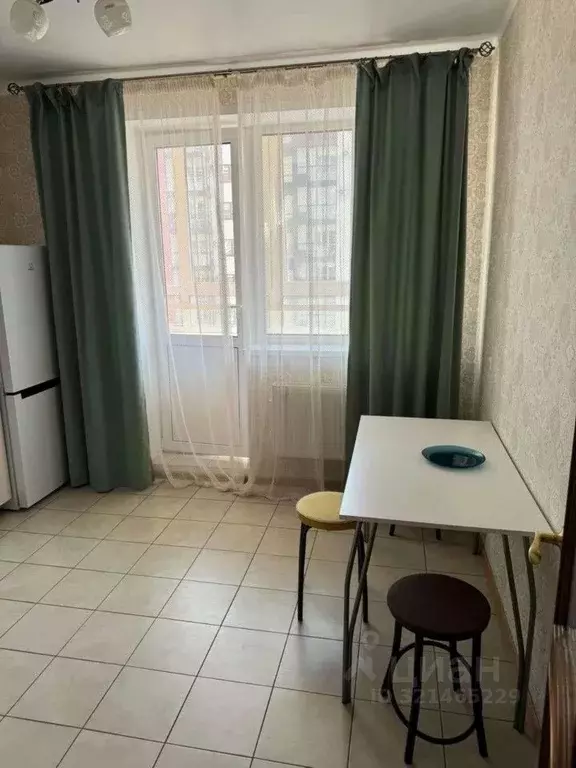 2-к кв. Белгородская область, Старый Оскол Степной мкр, 31 (80.0 м) - Фото 2