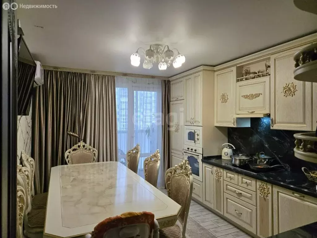 3-комнатная квартира: хутор Ветряк, Выборская улица, 13 (87 м) - Фото 0