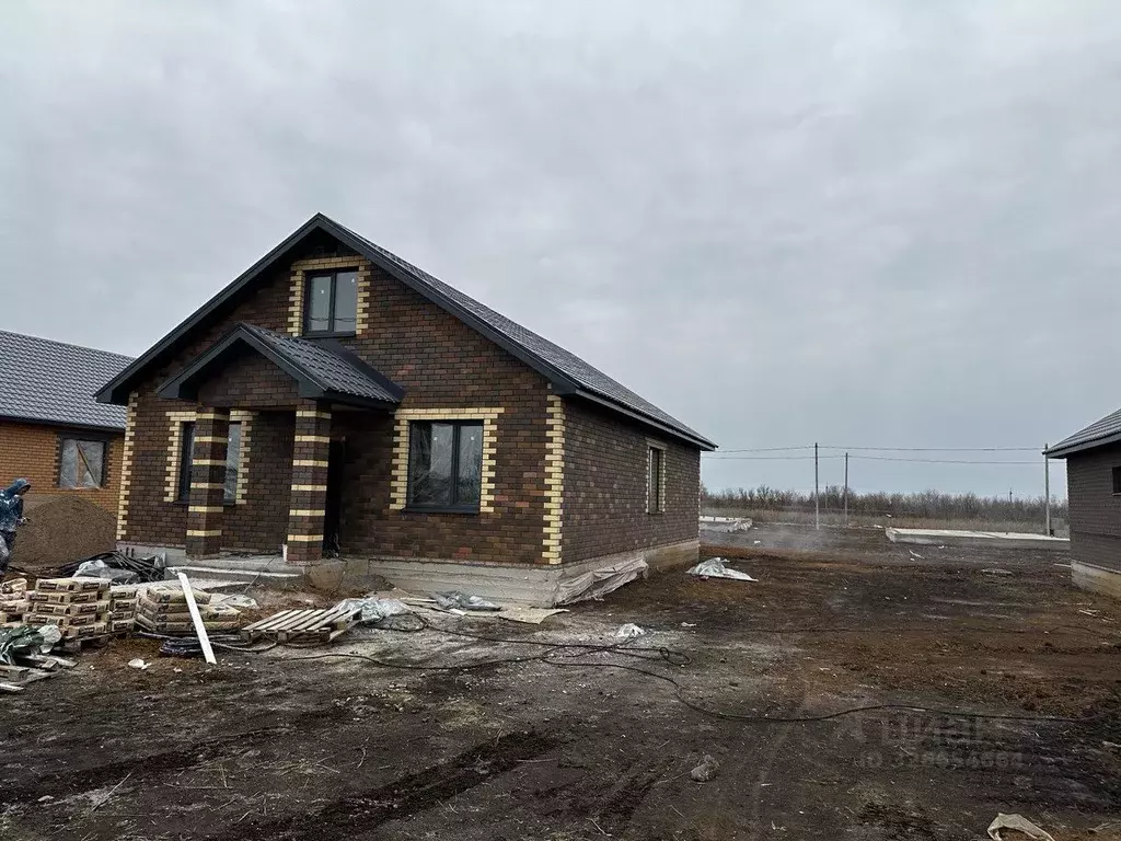 Дом в Оренбургская область, Оренбургский район, с. Благословенка ул. ... - Фото 1