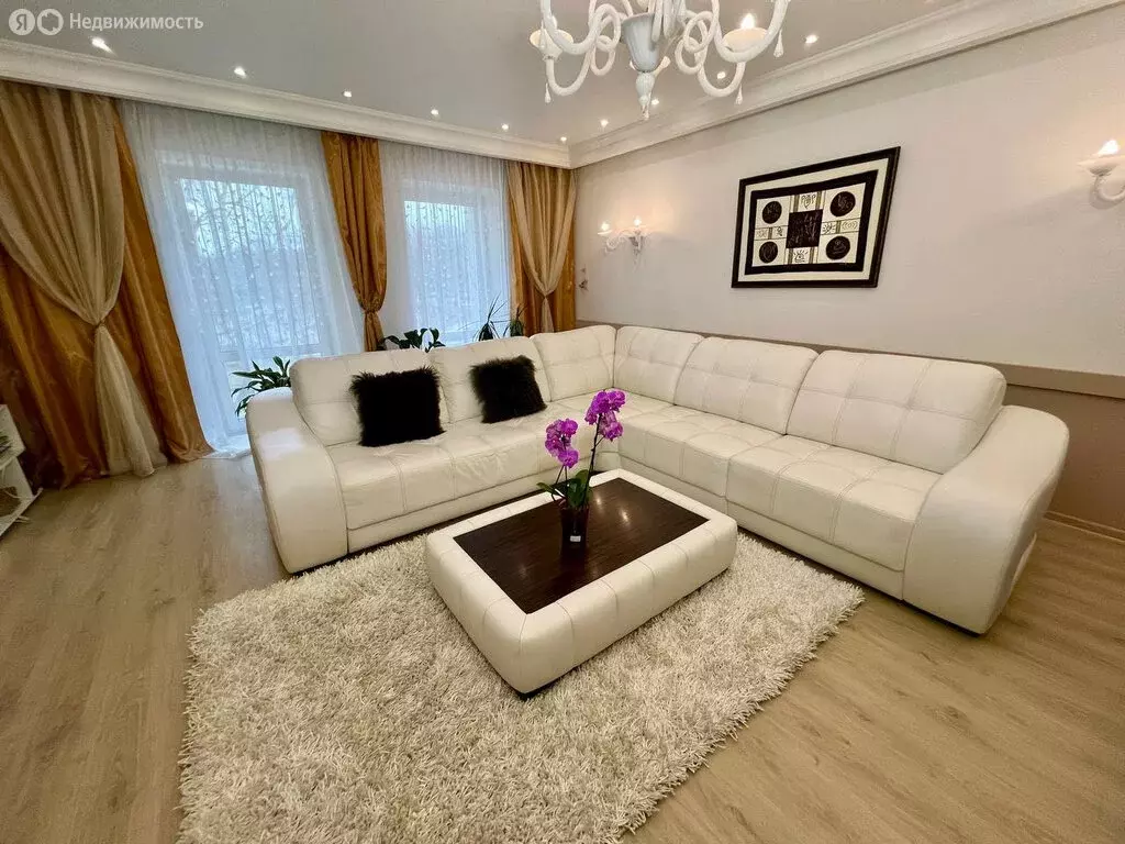 3-комнатная квартира: Киров, Казанская улица, 59 (122.8 м) - Фото 1