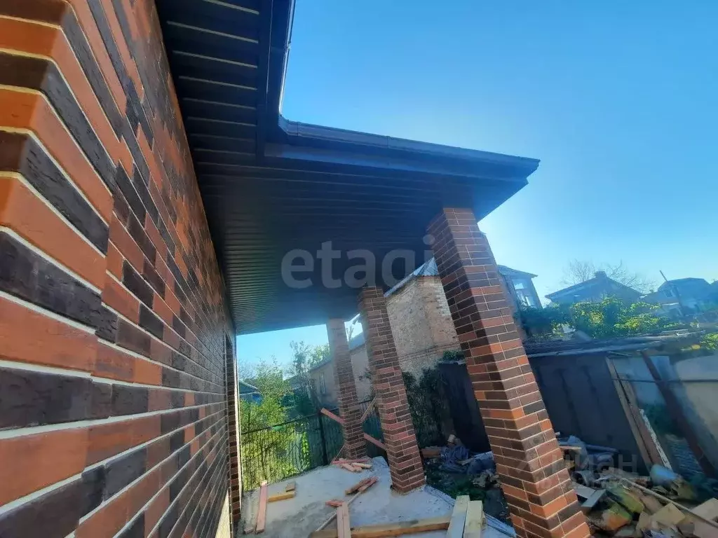 Дом в Ростовская область, Батайск ул. Некрасова (100 м) - Фото 1