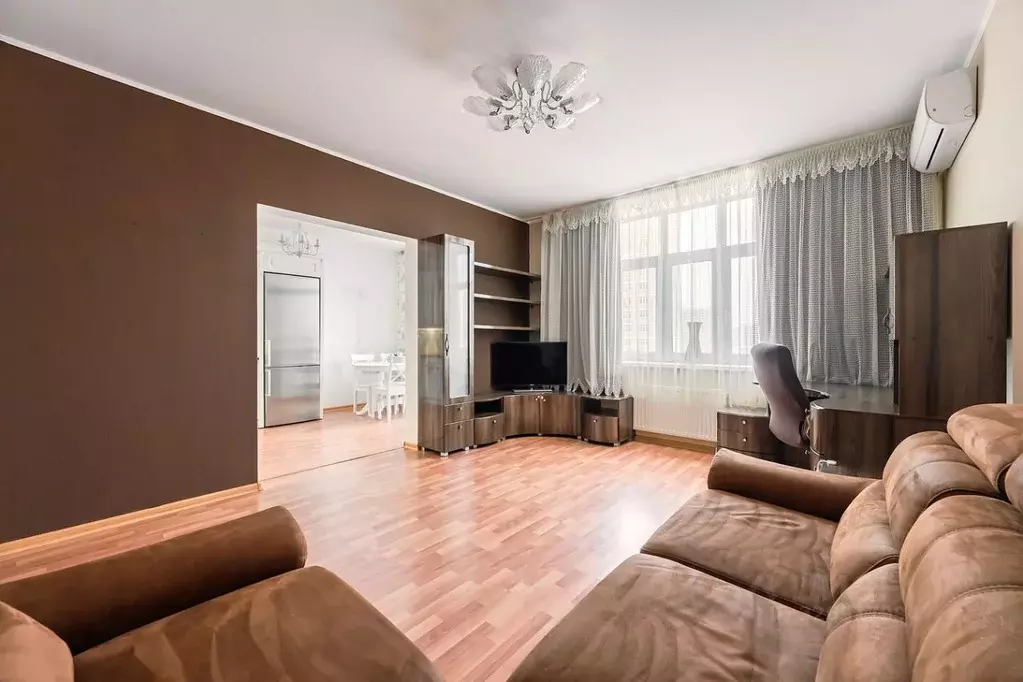 3-к кв. Свердловская область, Екатеринбург ул. 8 Марта, 188 (90.1 м) - Фото 2