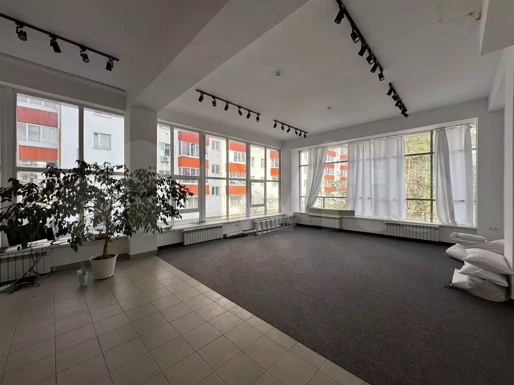 Помещения в центре 33 м, 65 м и 210 м - Фото 0