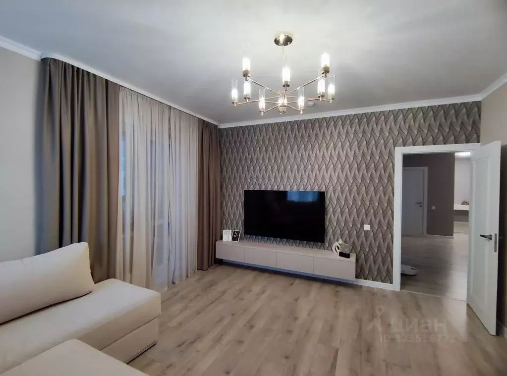 3-к кв. Пермский край, Пермь ул. Революции, 52В (82.0 м) - Фото 0