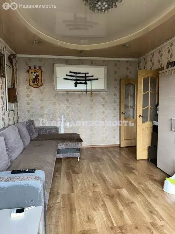 3-комнатная квартира: Кызыл, улица Калинина, 10 (64 м) - Фото 1