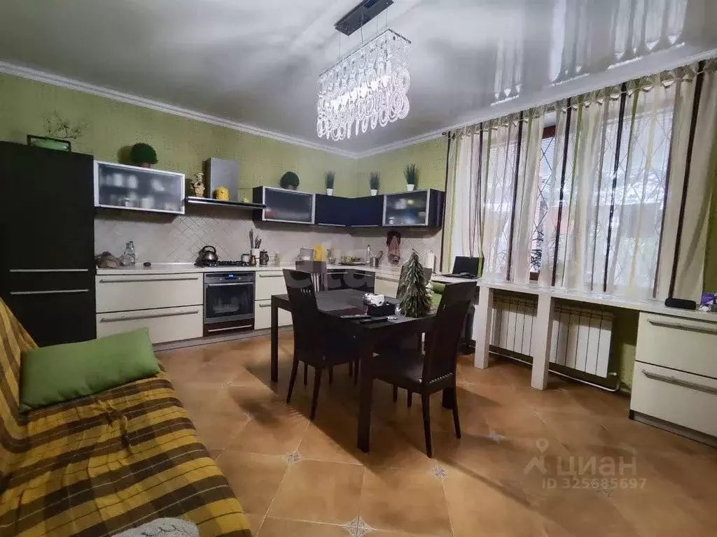 Дом в Крым, Симферопольский район, с. Мирное ул. Солнечная (191 м) - Фото 1