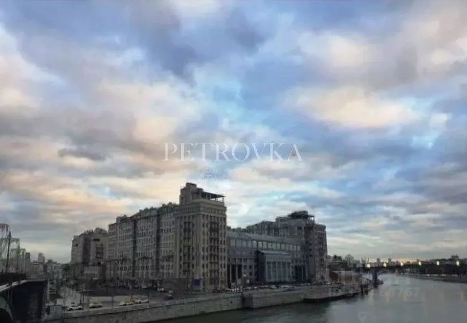 Комната Москва ул. Серафимовича, 2 (14.0 м) - Фото 1