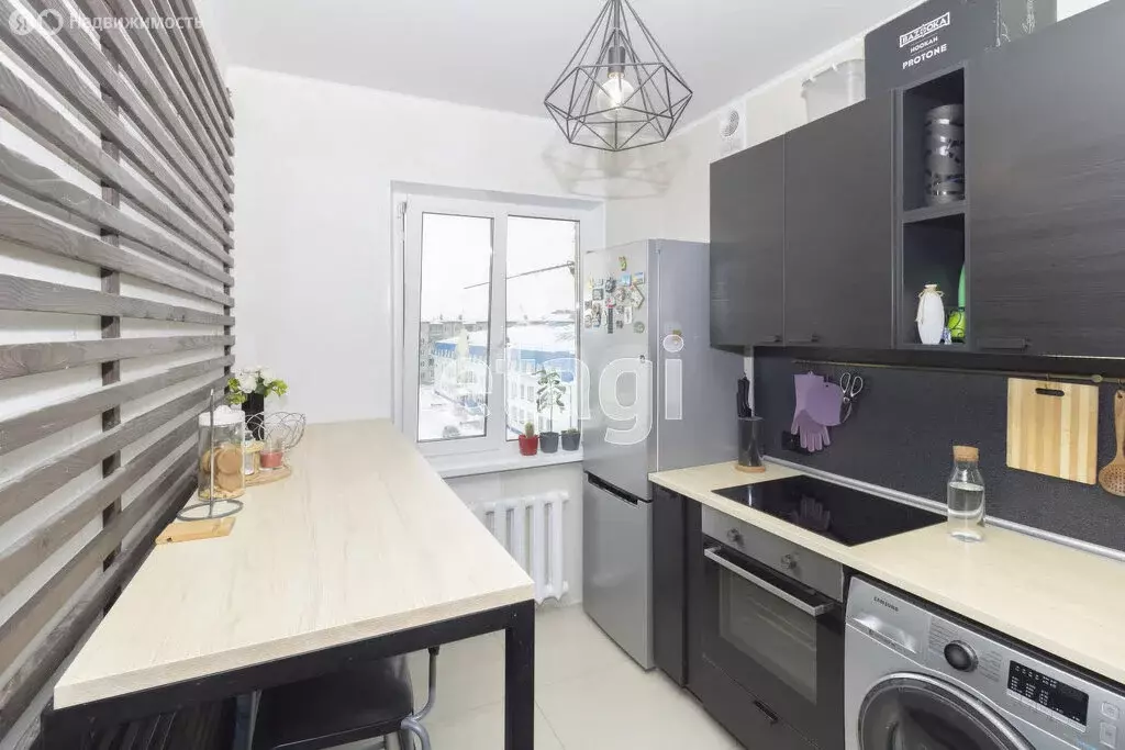 3-комнатная квартира: Тюмень, улица Жуковского, 90 (59 м) - Фото 2