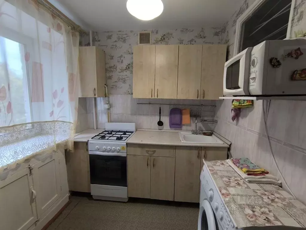 2-к кв. Омская область, Омск Заозерная ул., 12 (45.4 м) - Фото 0