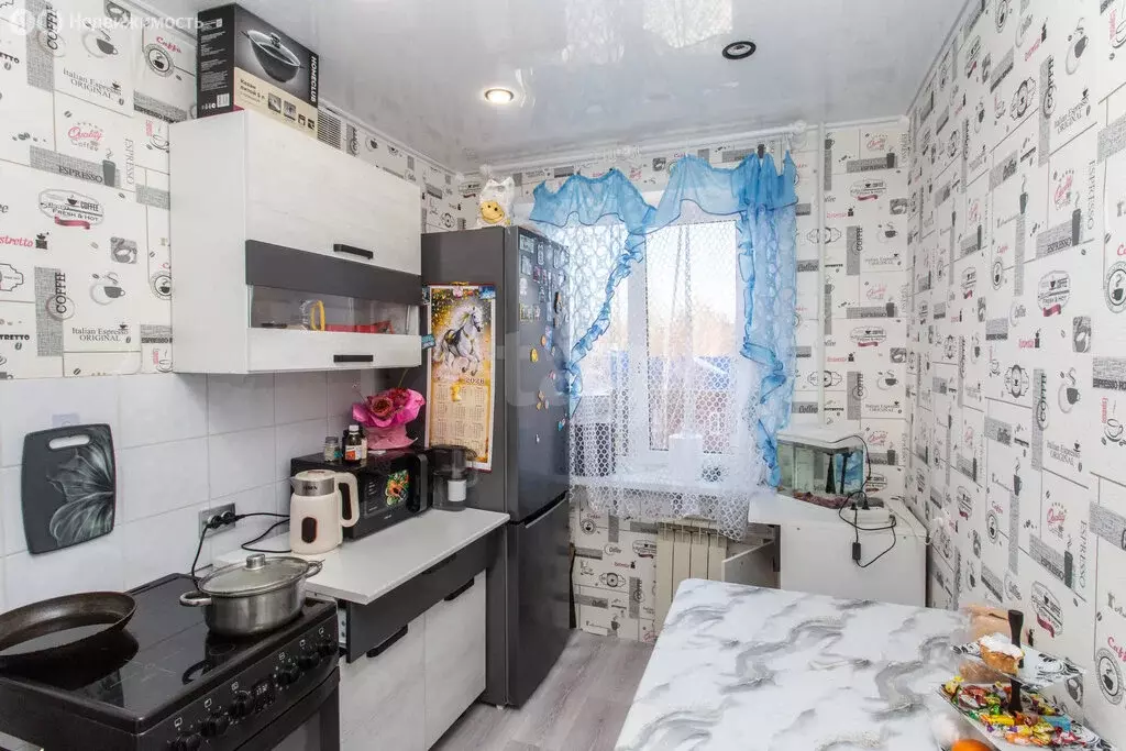 2-комнатная квартира: Тобольск, 7-й микрорайон, 20 (44 м) - Фото 1