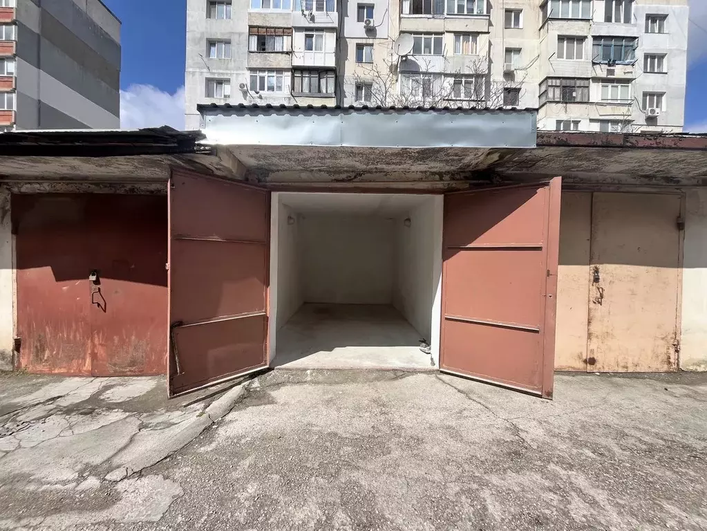 Гараж в Крым, Симферополь ул. Комсомольская, 8 (16 м) - Фото 1