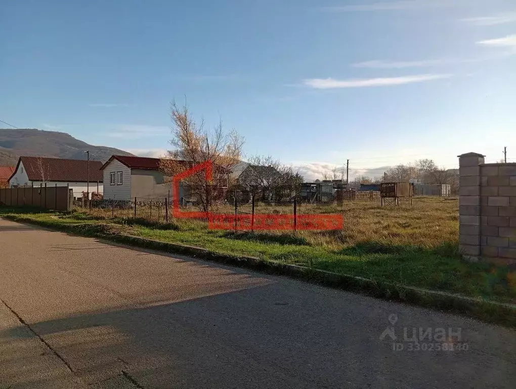 Участок в Севастополь с. Орлиное, ул. Вишневая, 13 (5.0 сот.) - Фото 2