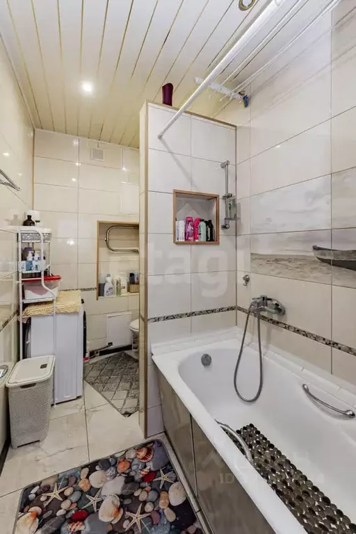 1-к кв. Тюменская область, Тюмень ул. Станислава Карнацевича, 3 (42.0 ... - Фото 1