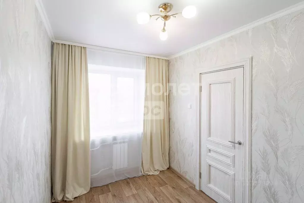 2-к кв. Омская область, Омск просп. Космический, 25 (45.0 м) - Фото 1