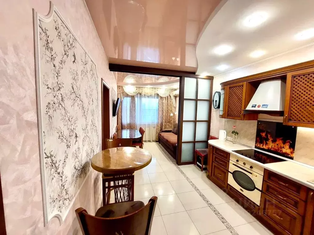 2-к кв. Краснодарский край, Сочи ул. Демократическая, 43 (60.0 м) - Фото 0
