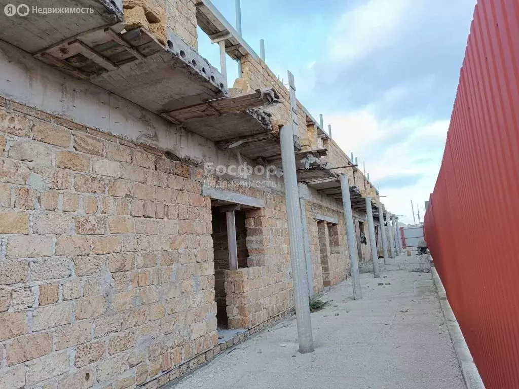 Дом в Трудовское сельское поселение, село Строгоновка, улица Меркезий, ... - Фото 1