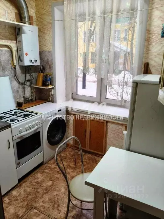 2-к кв. Московская область, Люберцы пос. Калинина, 92 (42.0 м) - Фото 1