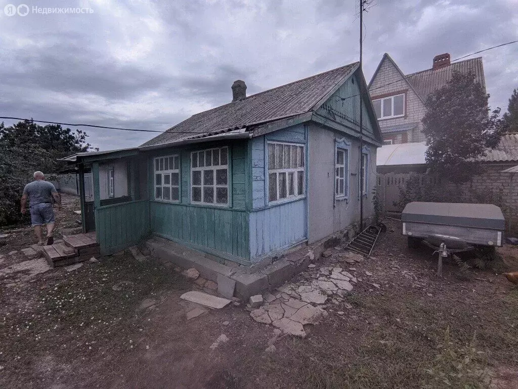 Дом в Белокалитвинский район, посёлок Коксовый (38 м) - Фото 1