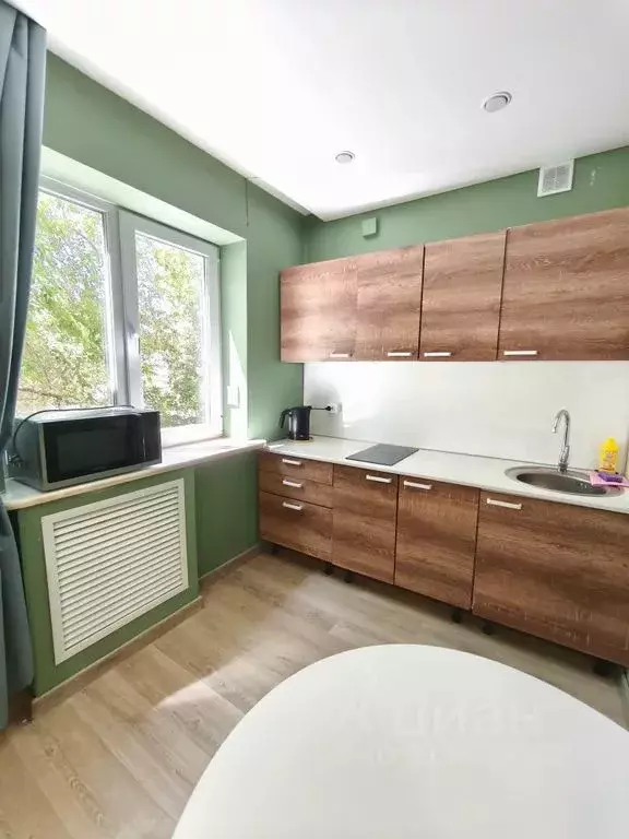 2-к кв. Бурятия, Улан-Удэ ул. Добролюбова, 4 (58.0 м) - Фото 1